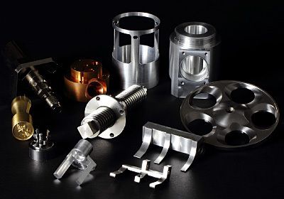 ±１ミクロン精度の切削技術で高精度な部品を製造